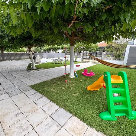 Дом отдыха Family House *