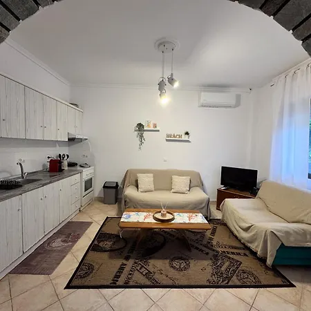 Дом отдыха Family House *